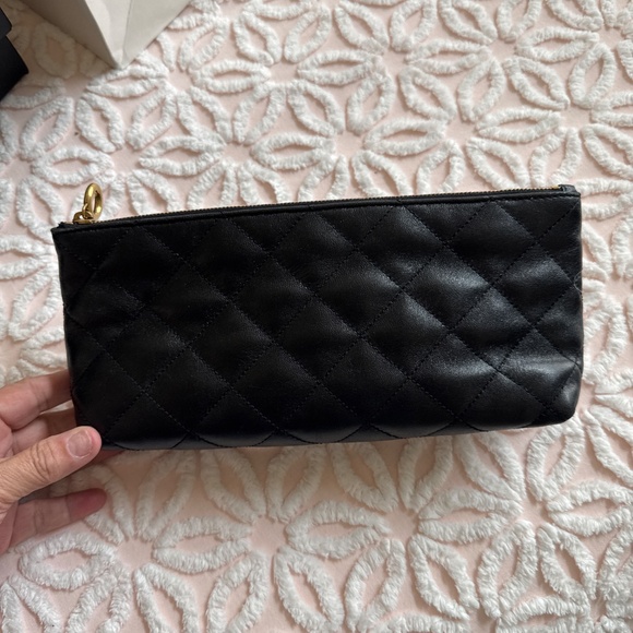 YSL ICare Maxi Shopping Bag in Quilted Lambskin - Picture 4 of 4